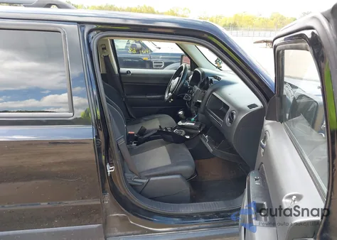 2015 Jeep Patriot Sport из США, поврежденный, VIN 1C4NJPBA4FD317895